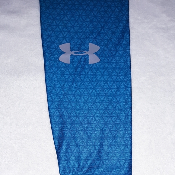 UA Heat Gear Bayou Blue Printed Training Tight - Picture 6 of 8